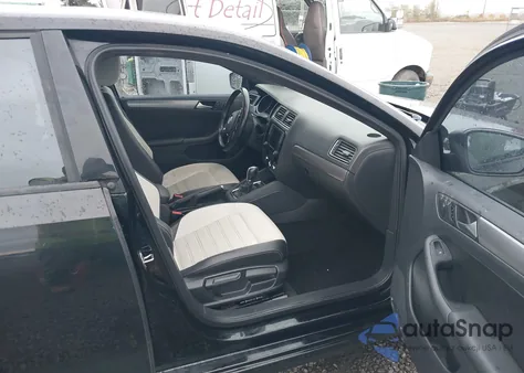 2016 Volkswagen Jetta 1.8T Sport from USA, damaged, VIN 3VWD17AJ5GM260591